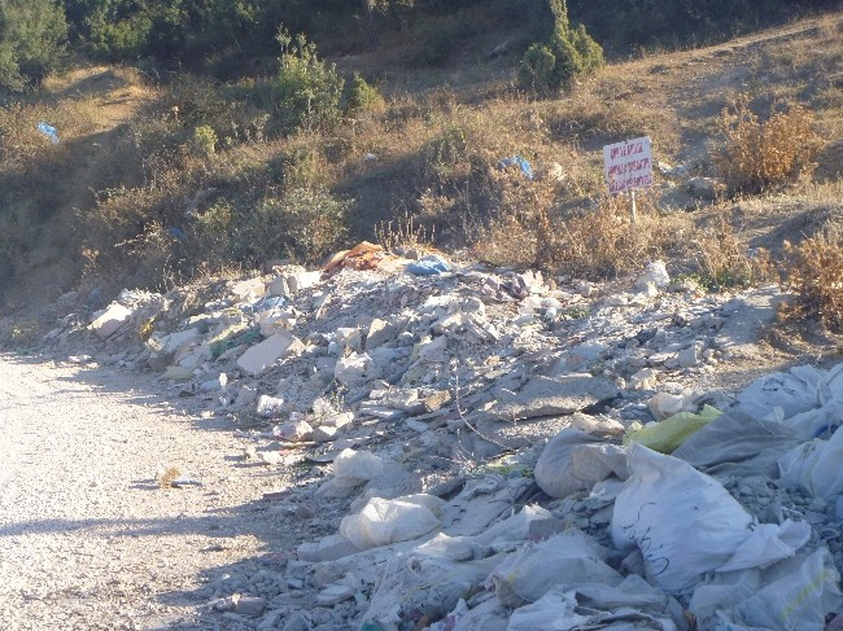 Bilecik Şehir Çöplüğü Yolu Çöplüğe Döndü