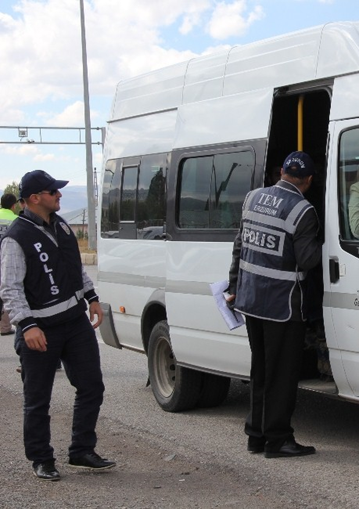 Erzurum\'da 20 Bin 180 Paket Kaçak Sigara Ele Geçirildi