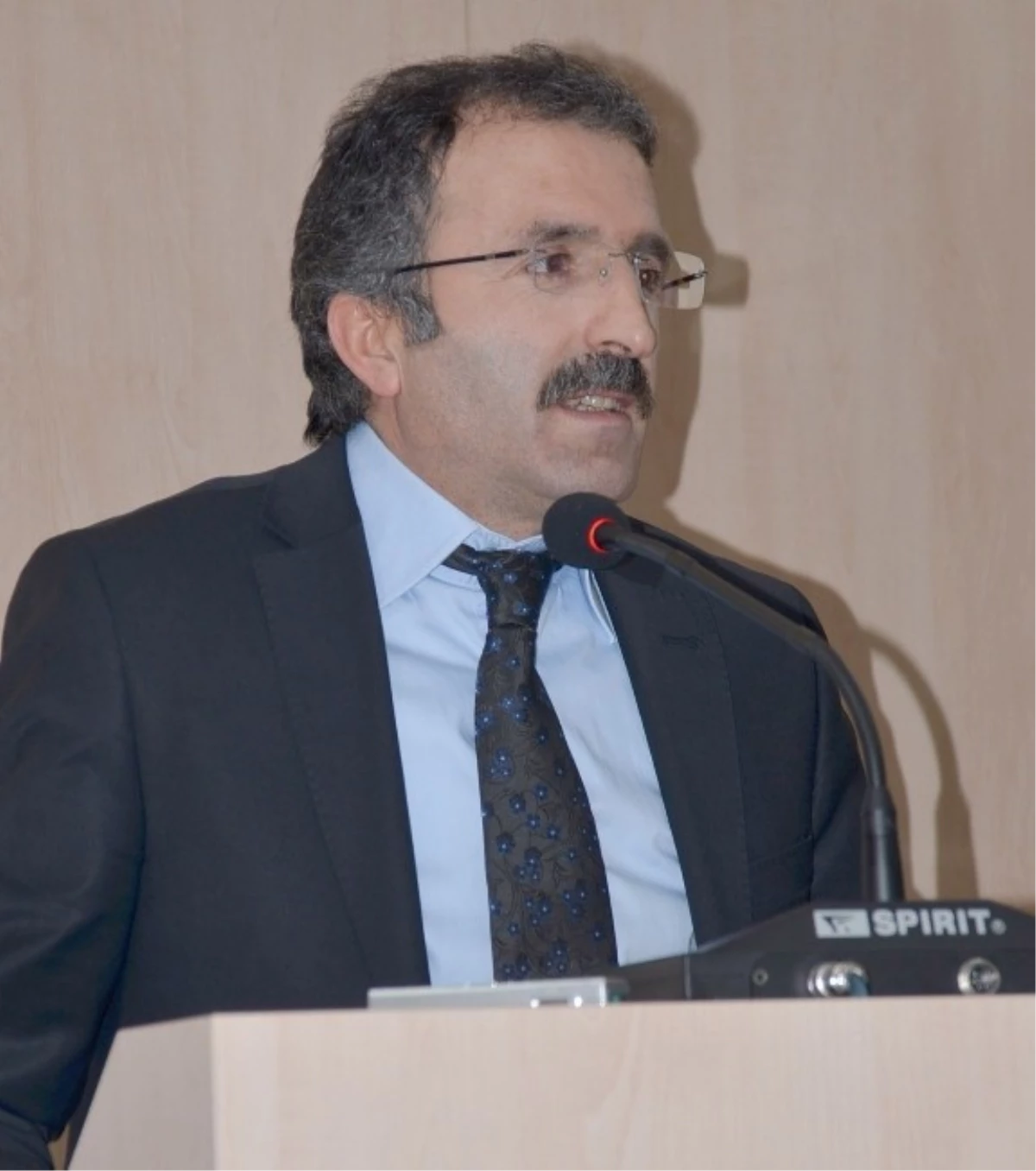 Milletvekili Yaviloğlu\'ndan Paketteki Başörtü Maddesine Tepki