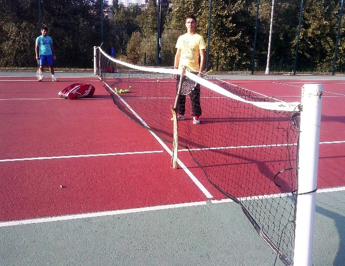 BÜ Öğrencilerinden Tenis Filesine İlginç Çözüm