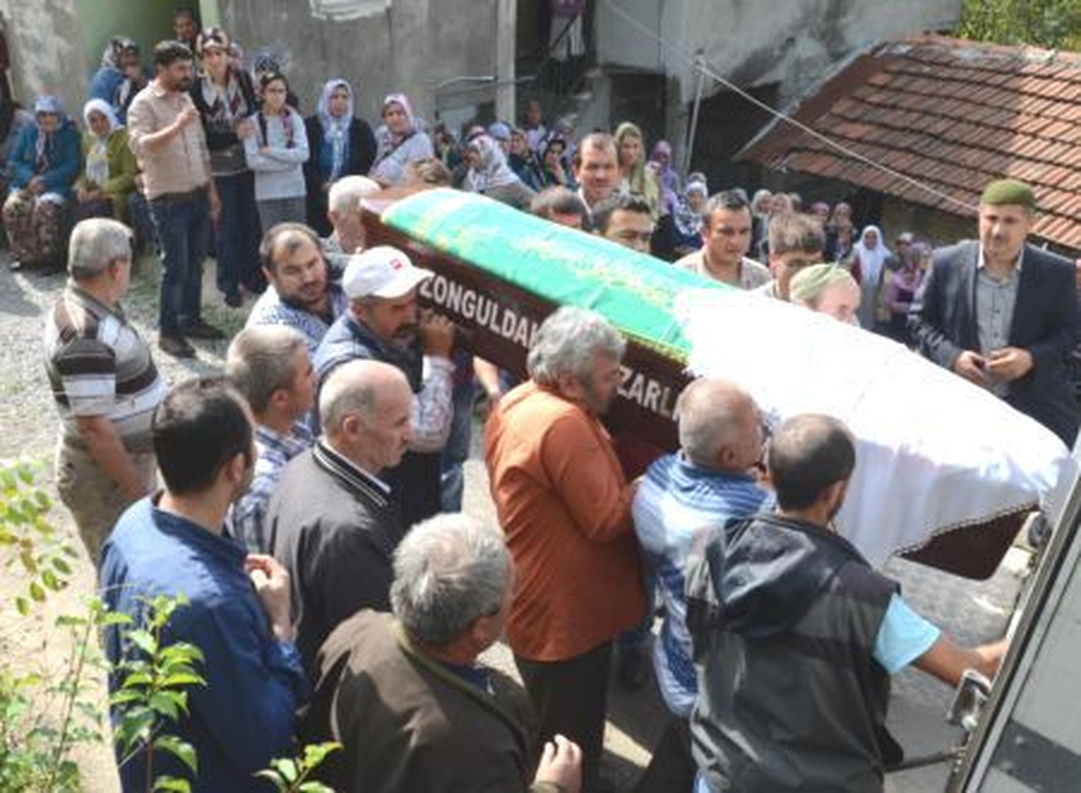 Öldürdüğü Eşiyle Yan Yana Toprağa Verildi
