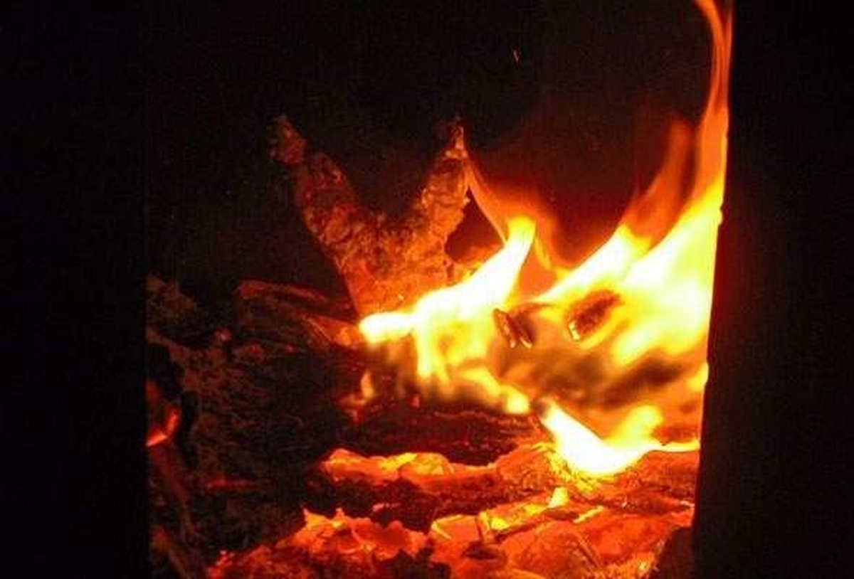 Soğuk Hava Erzurum\'da Sobaları Yaktırmaya Başladı