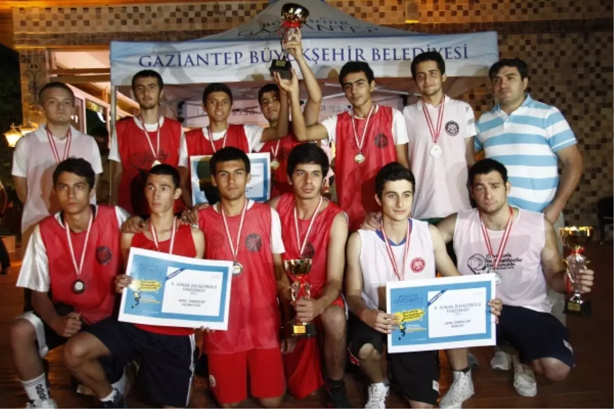 8.Sokak Basketbolu Turnuvası Sona Erdi