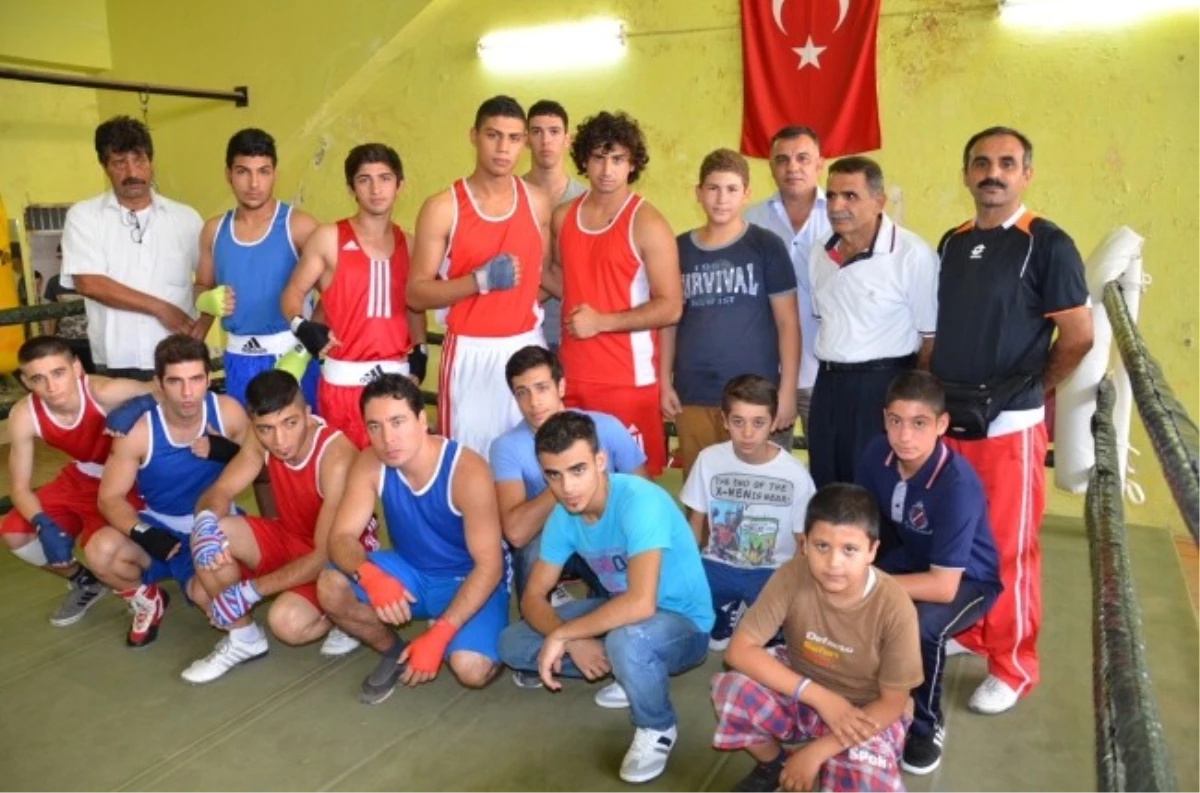 Adana\'da Boks İl Seçmelerine 25 Sporcu Katıldı