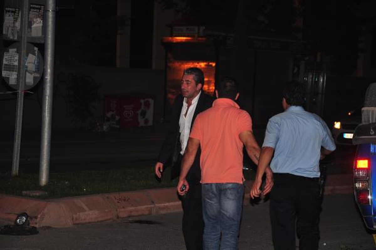 Erkan Petekkaya Kazayı Gördü, Yardım İçin Aracından İndi