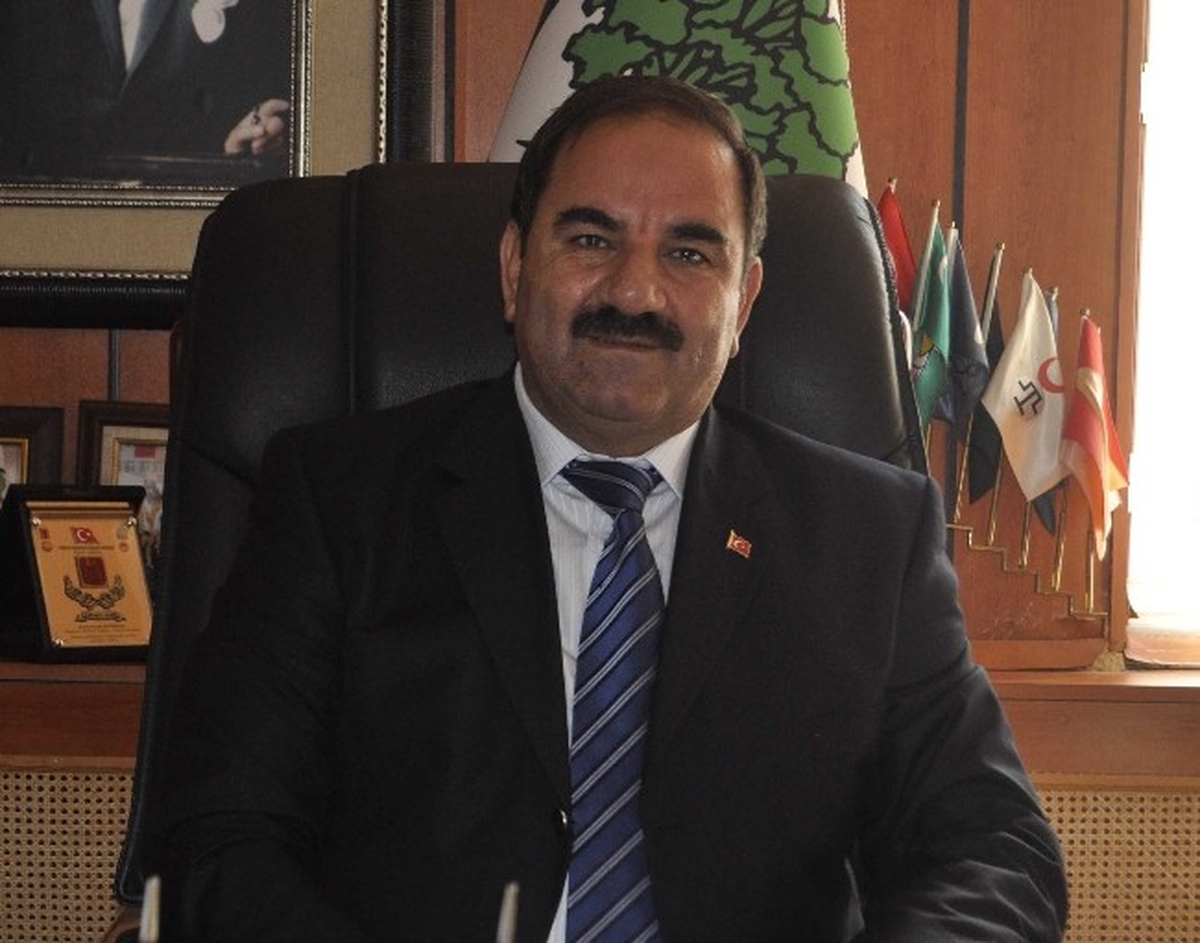 Aday Adaylığını Açıklayıp, Hacca Gidecek