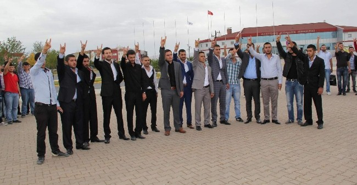 Akü Öğrencilerinden Ülkücü Yemini