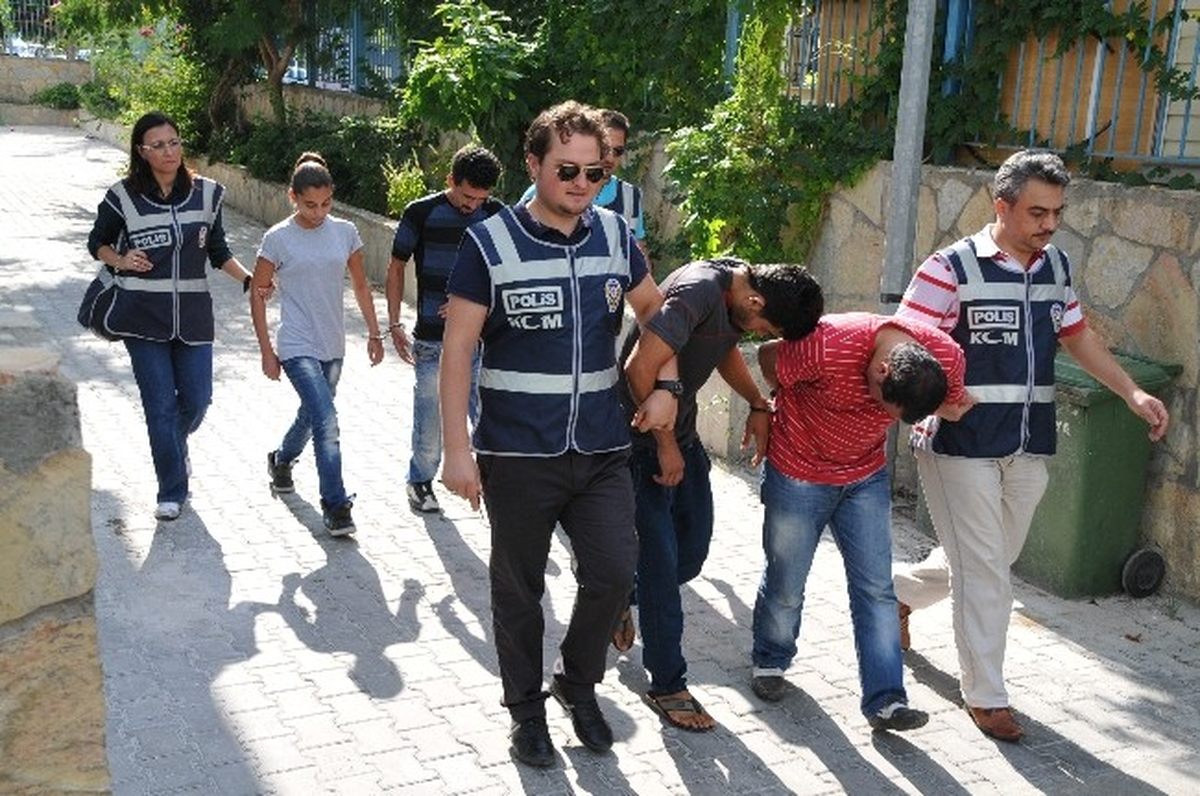 Alanya\'da 2 Kilogram Esrar Maddesi Ele Geçirildi