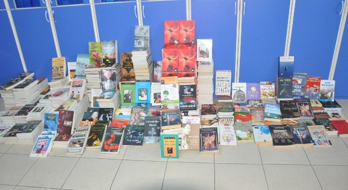 Bafra\'da 560 Adet Bandrolsüz Kitap Ele Geçirildi