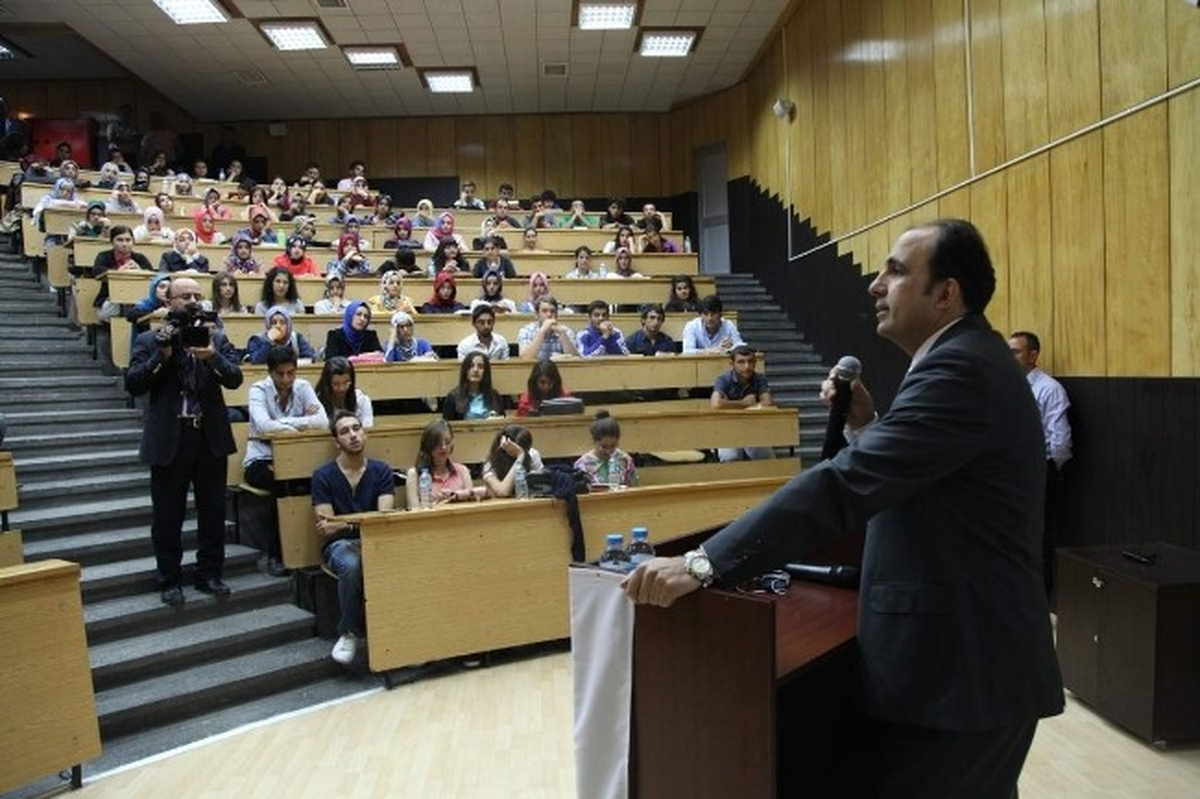 Başkan Altay\'dan Üniversite Öğrencilerine Tavsiyeler