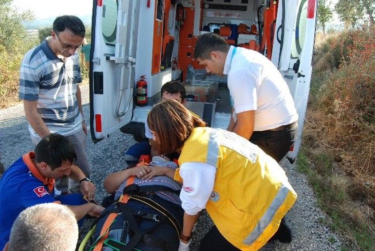 Bayramiç\'te Süt Yüklü Tanker Devrildi: 1 Yaralı