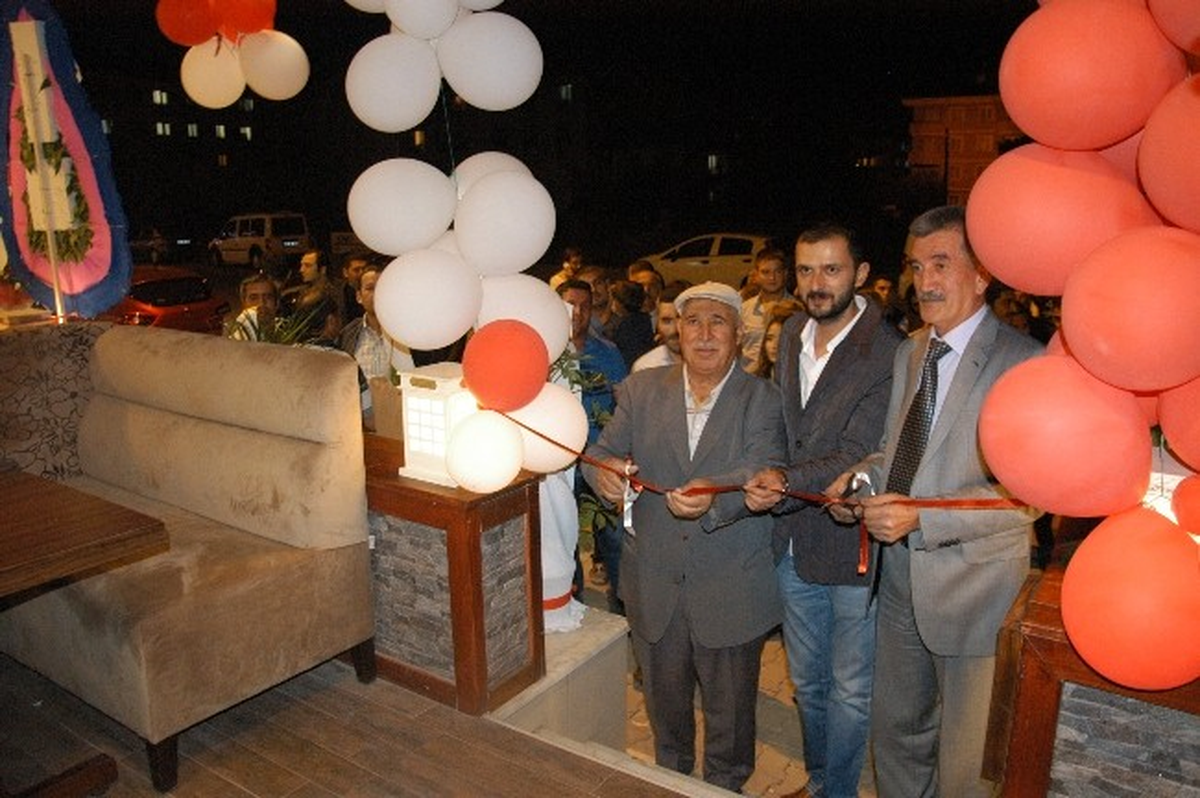 Kötekli Yeni Bir Cafe\'ye Kavuştu
