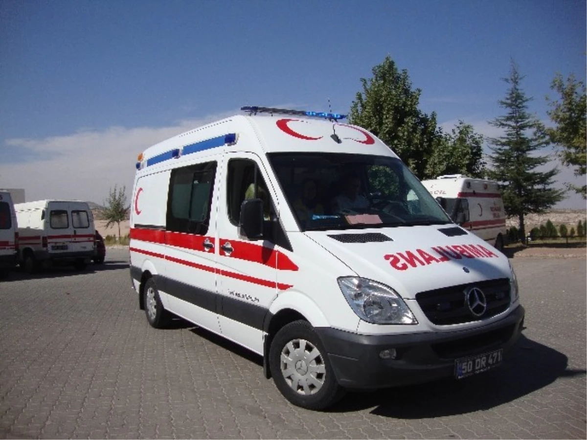 Nevşehir Üniversitesi Tarafından İl Sağlık Müdürlüğü\'ne Ambulans Hibe Edildi