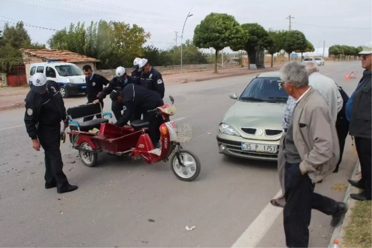 Otomobil Elektrikli Bisiklete Çarptı: 1 Yaralı