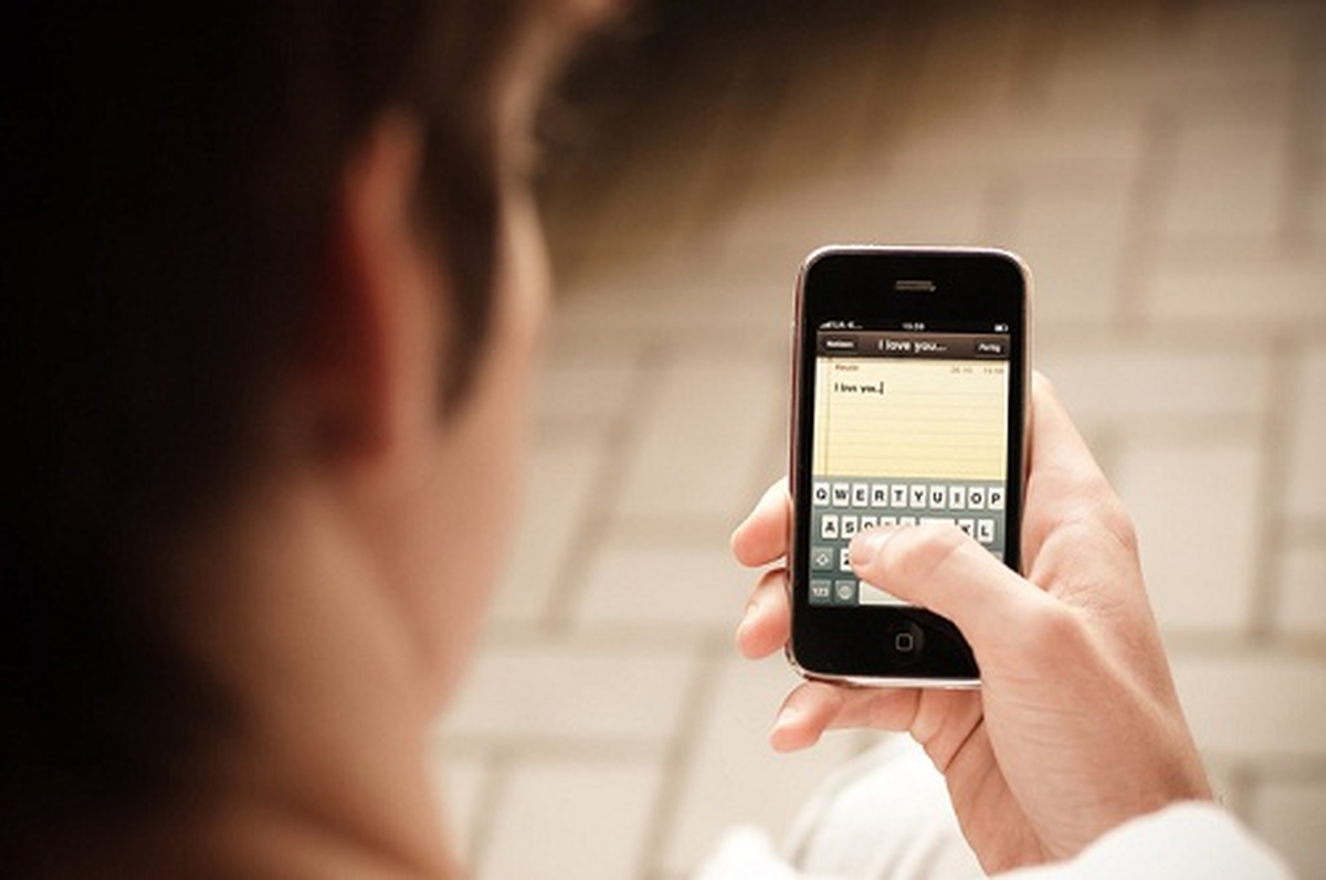 "Sms Bağımlılığı Uykusuzluğa Neden Oluyor"