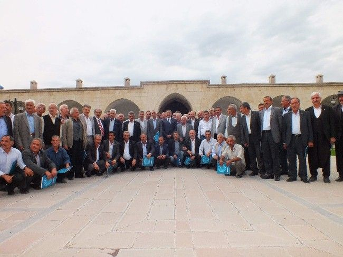 Belediye Başkanı Gürkan Muhtarlarla Bir Araya Geldi