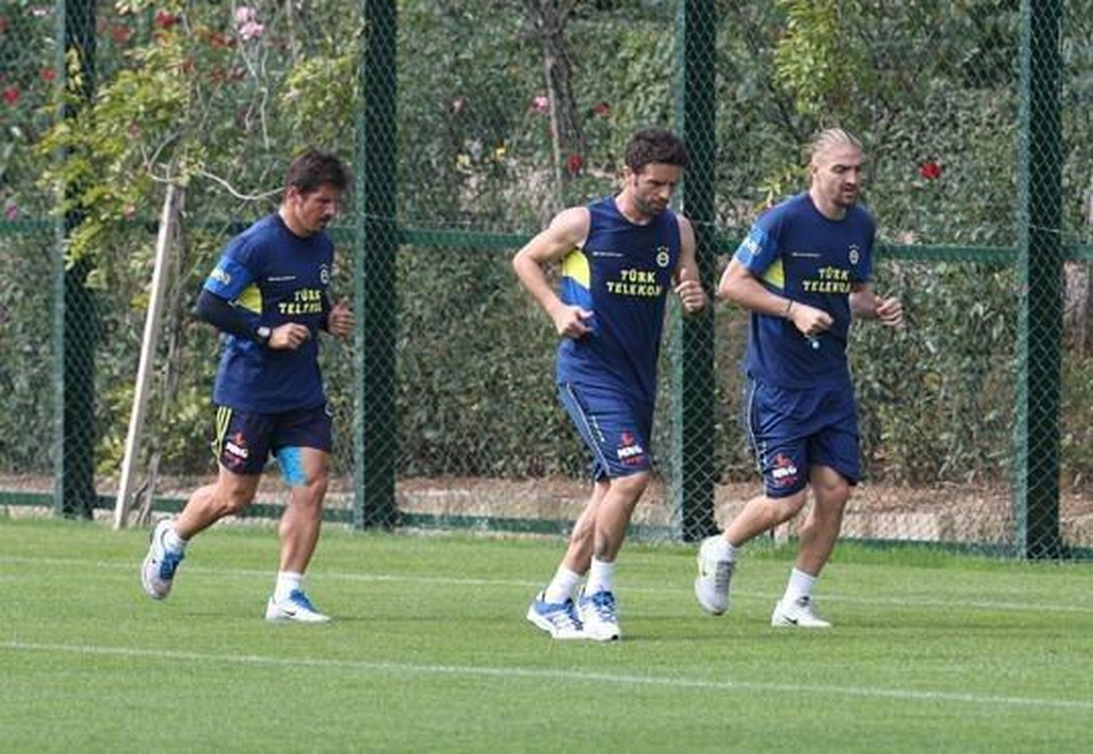 Fenerbahçe\'de Trabzonspor Maçının Hazırlıkları Sürüyor