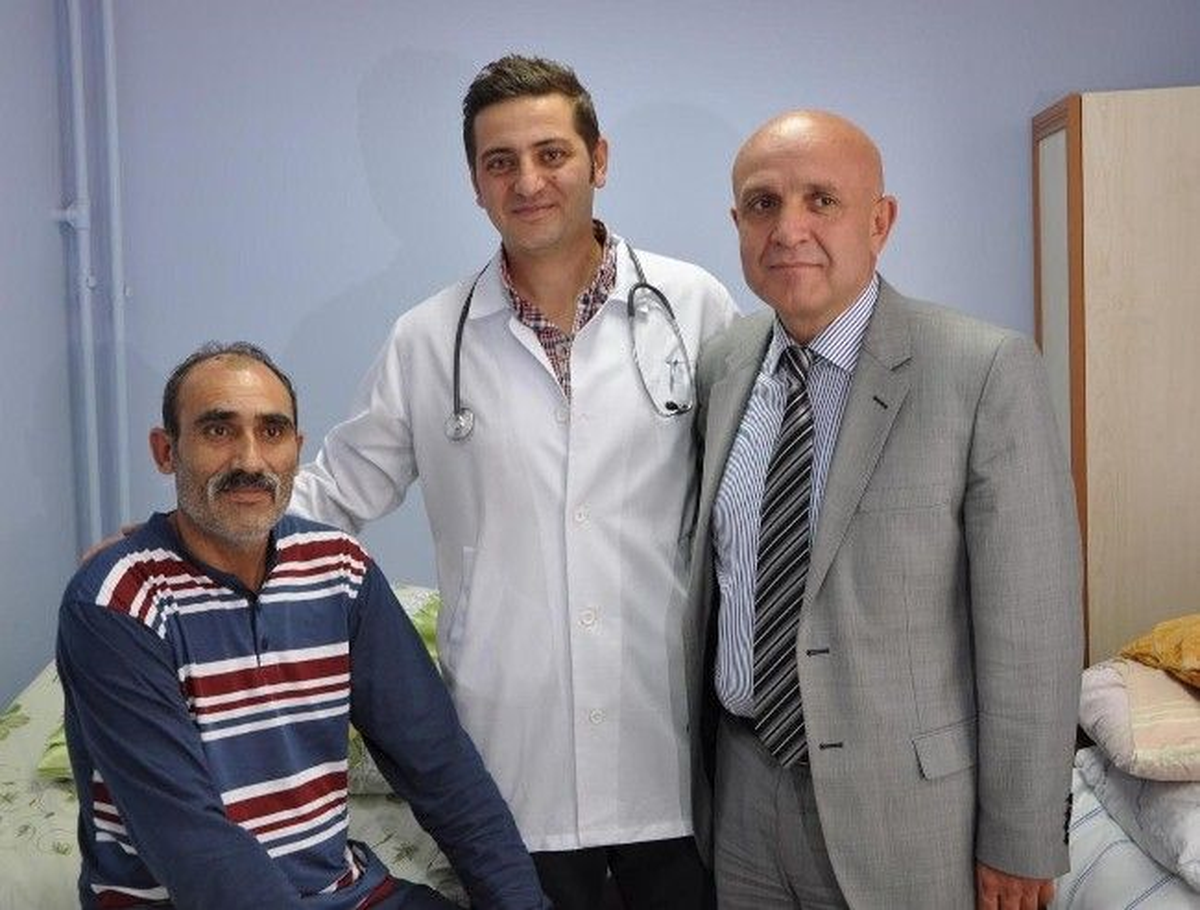 Kırılan Kaburgaları Kelepçe Yöntemiyle Tutturuldu
