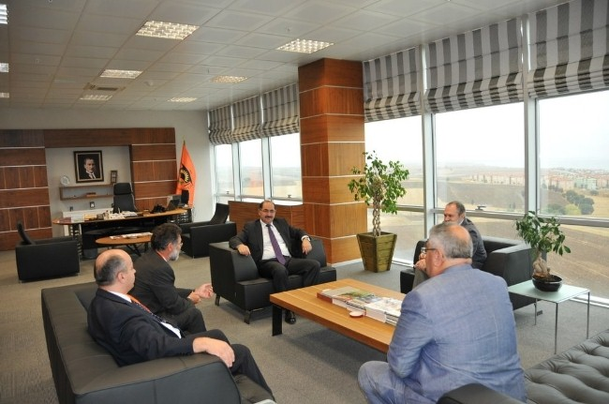 Konuşmacılardan Rektör Şimşek\'e Ziyaret