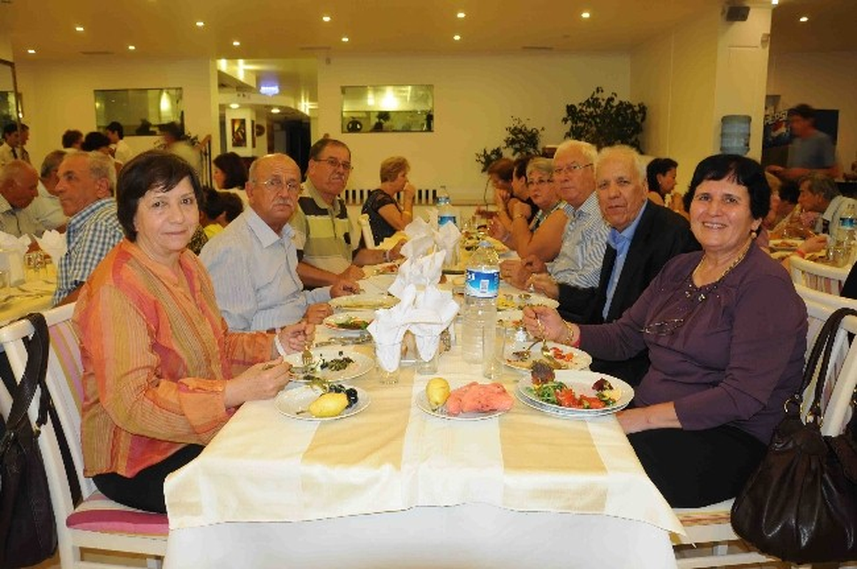 Okul Arkadaşları 49 Yıl Sonra Buluştu