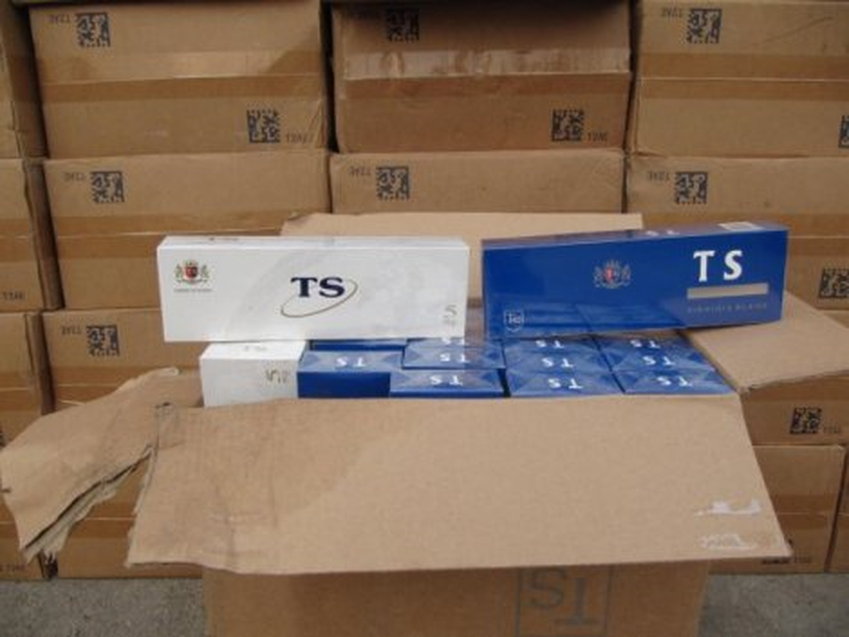 Pasinler\'de 163 Bin Paket Kaçak Sigara Ele Geçirildi