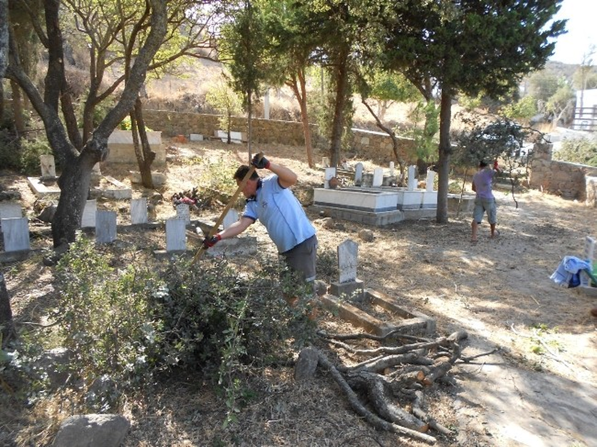 Bodrum Belediyesi\'nden Mezarlıklara Özel İlgi