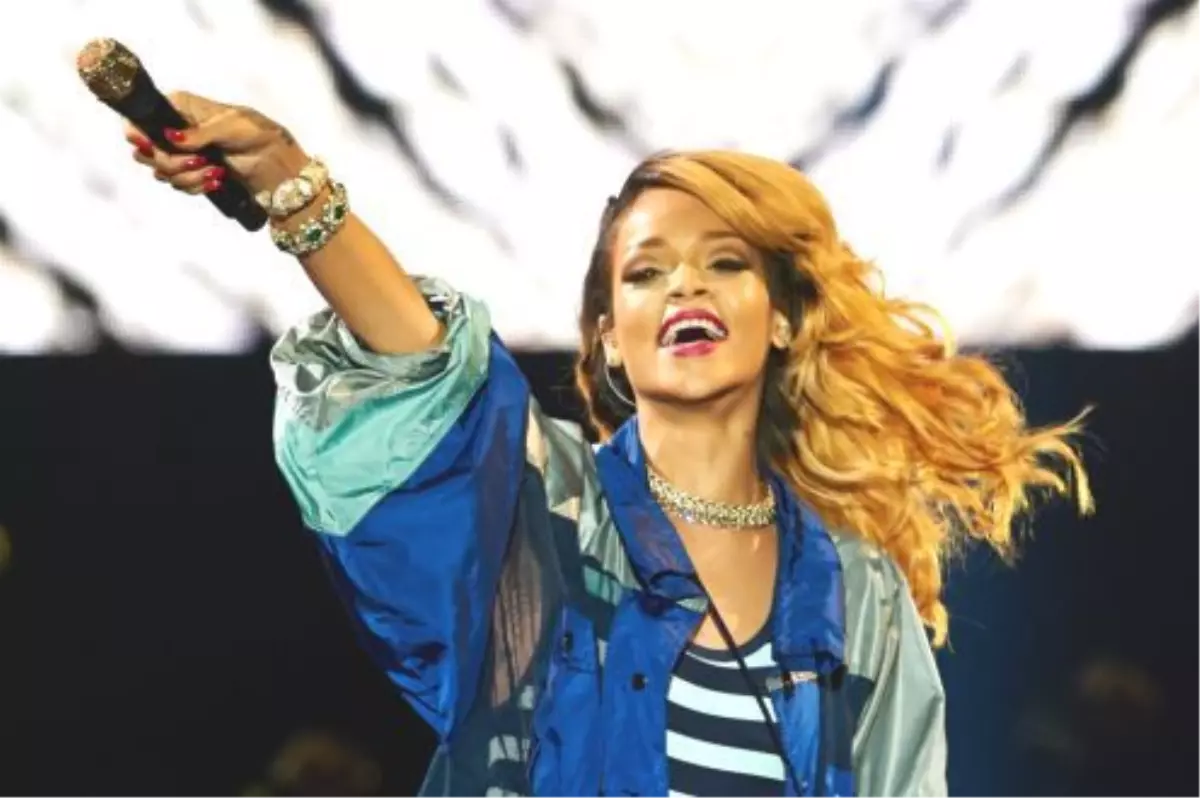 Rihanna, Çılgın Gece Hayatına Son Verecek