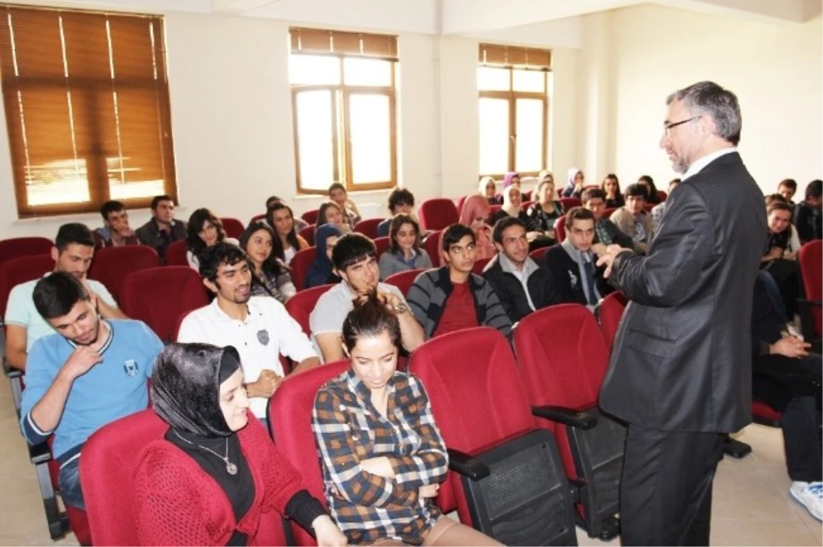 Eczacılık Fakültesi\'nin İlk Öğrencileri İçin Tanışma Toplantısı