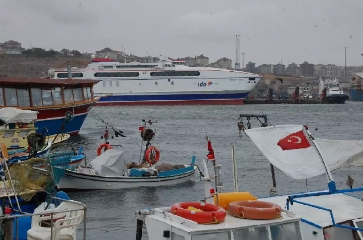 Fırtına Deniz Ulaşımını Olumsuz Etkiledi