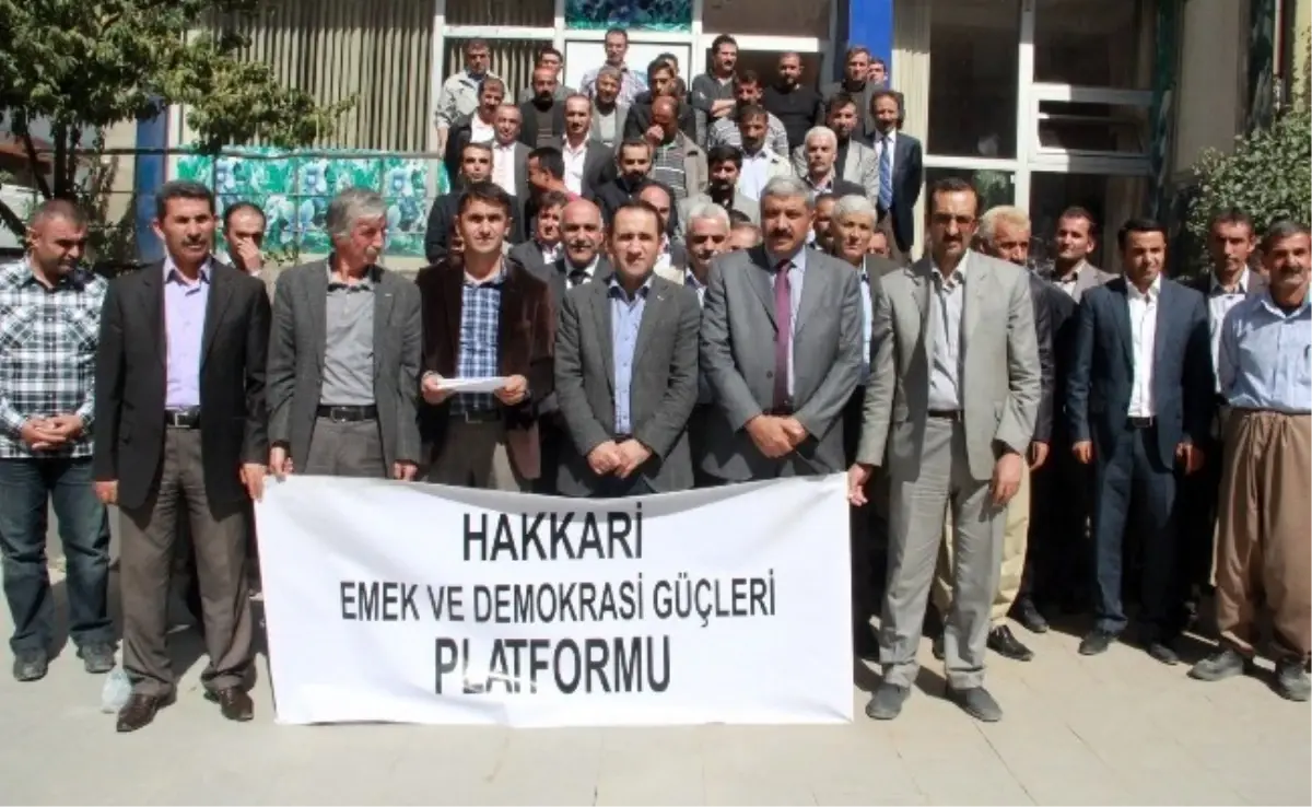 Hakkari\'de \'Demokratikleşme Paketi\' Protestosu