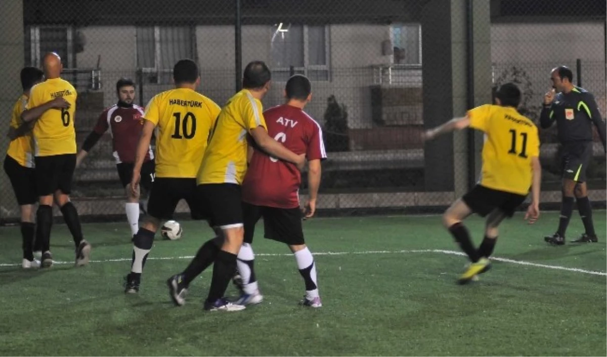 Mamak Belediyesi Basın Futbol Turnuvası Devam Ediyor