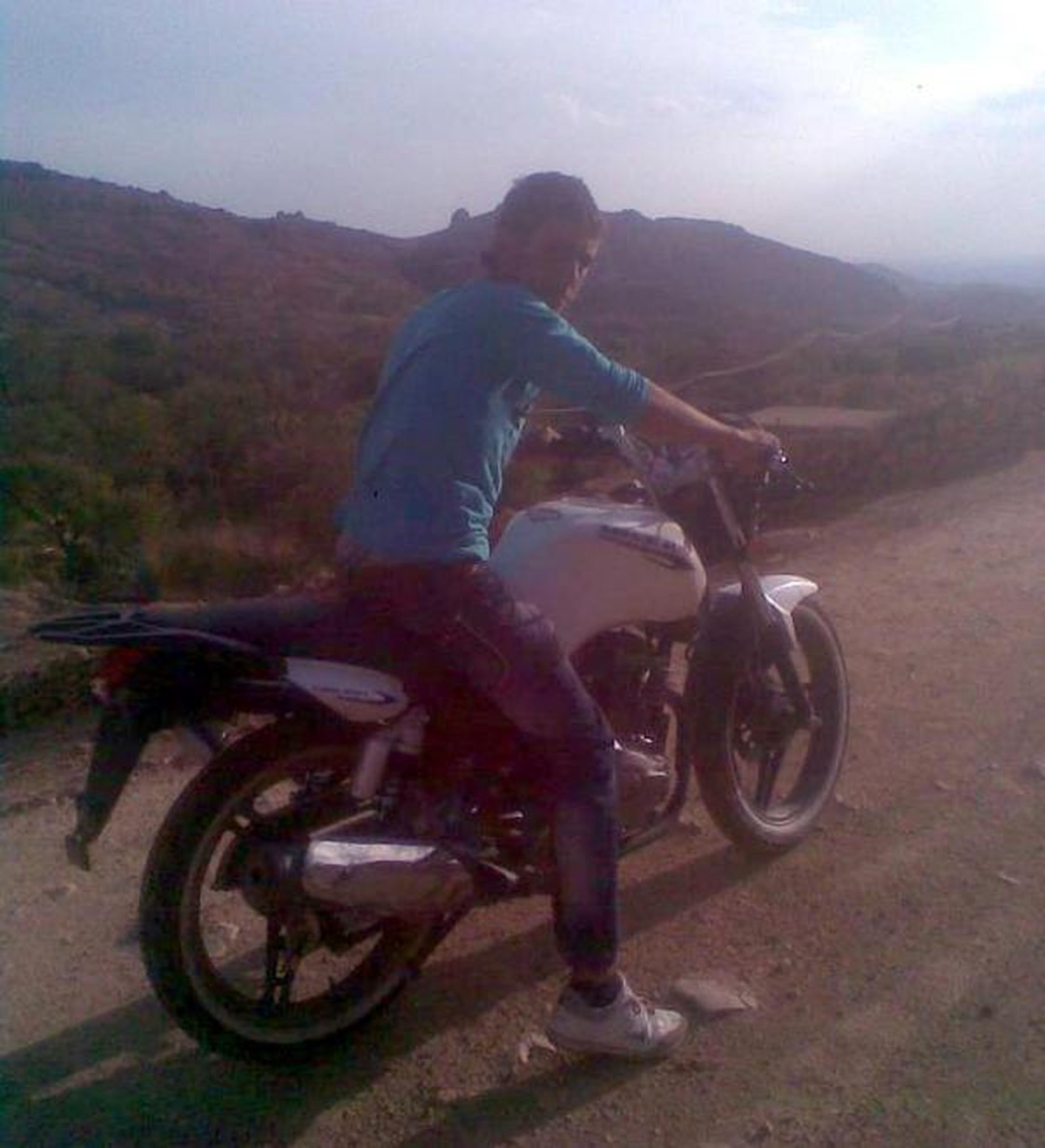 Motosikletiyle Kamyona Çarpan Genç Öldü