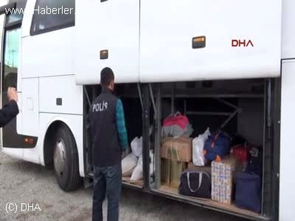 Otobüsüte Narkotikçi Leydi\'li Esrar Operasyonu