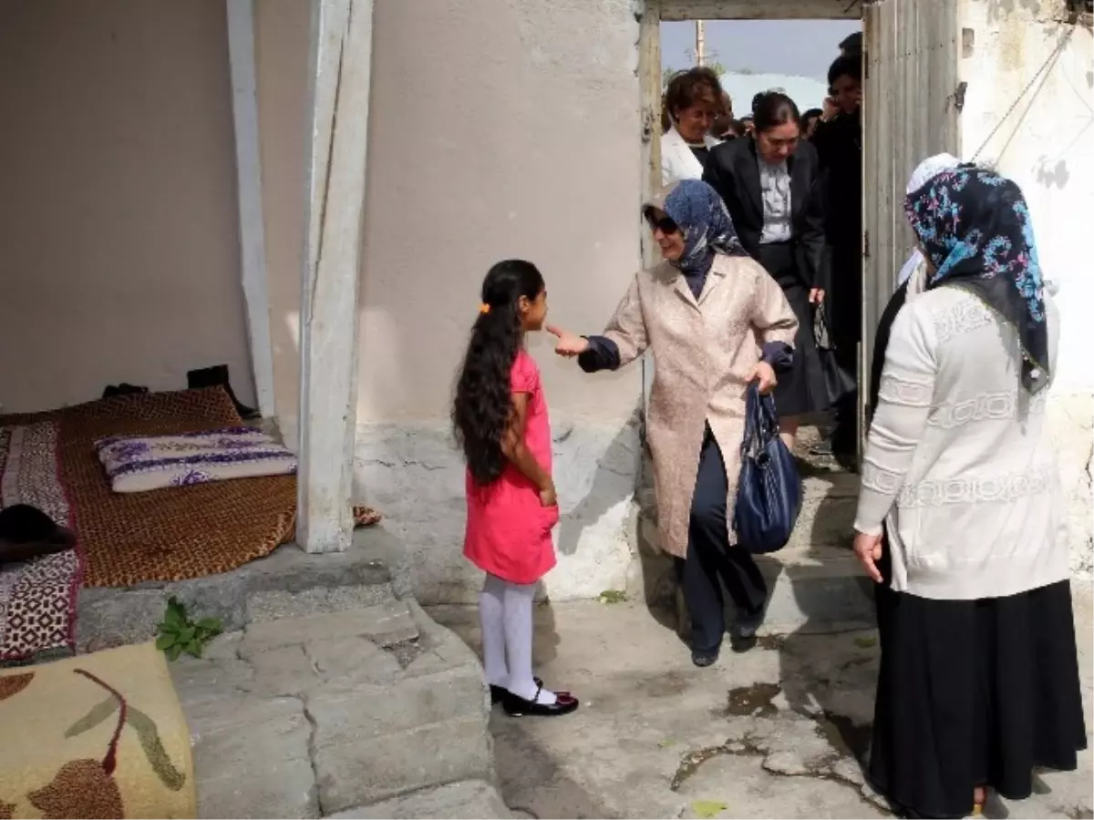 Sare Davutoğlu Erciş\'te Manevi Çocuklarını Ziyaret Etti