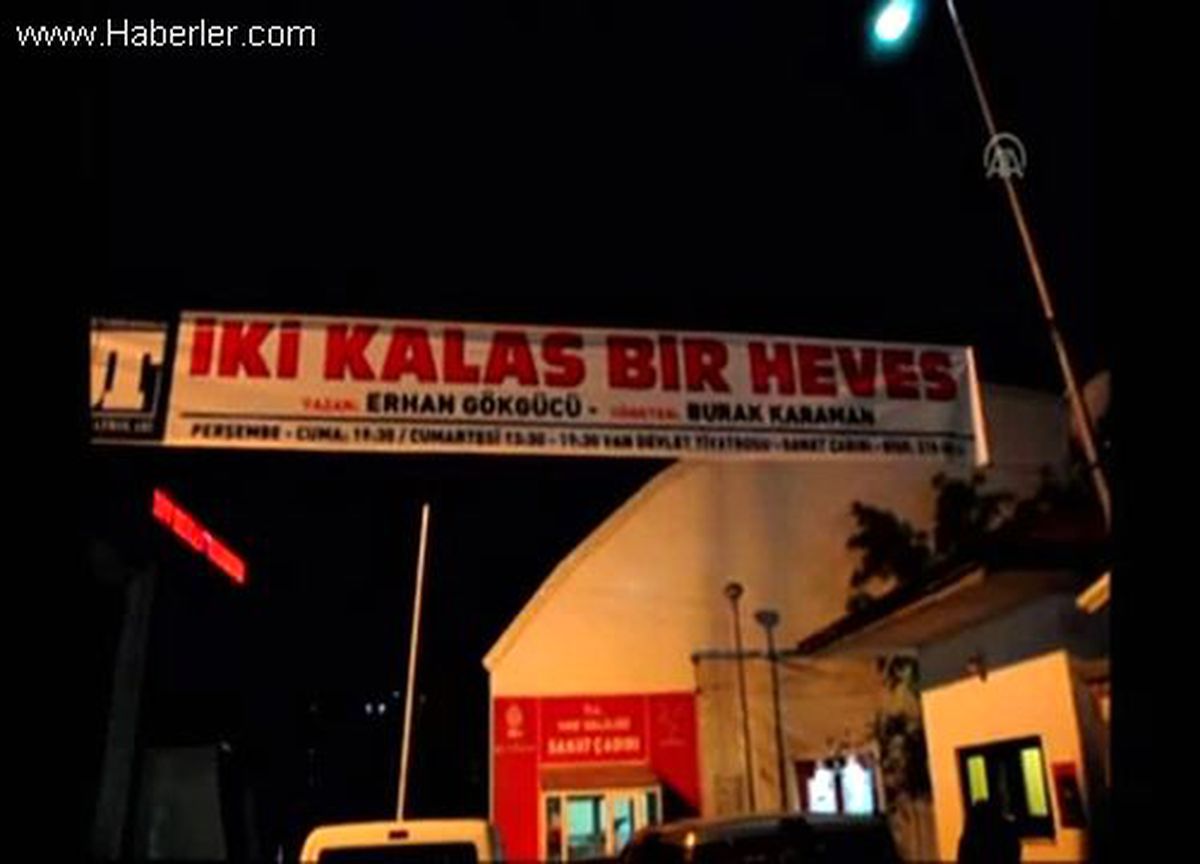 Van Devlet Tiyatrosu perde diyor VAN