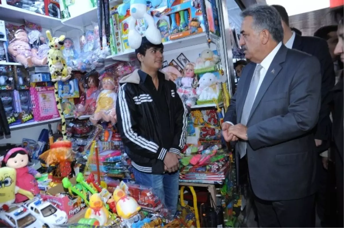 Yunus Emre Halk Çarşısı Törenle Açıldı