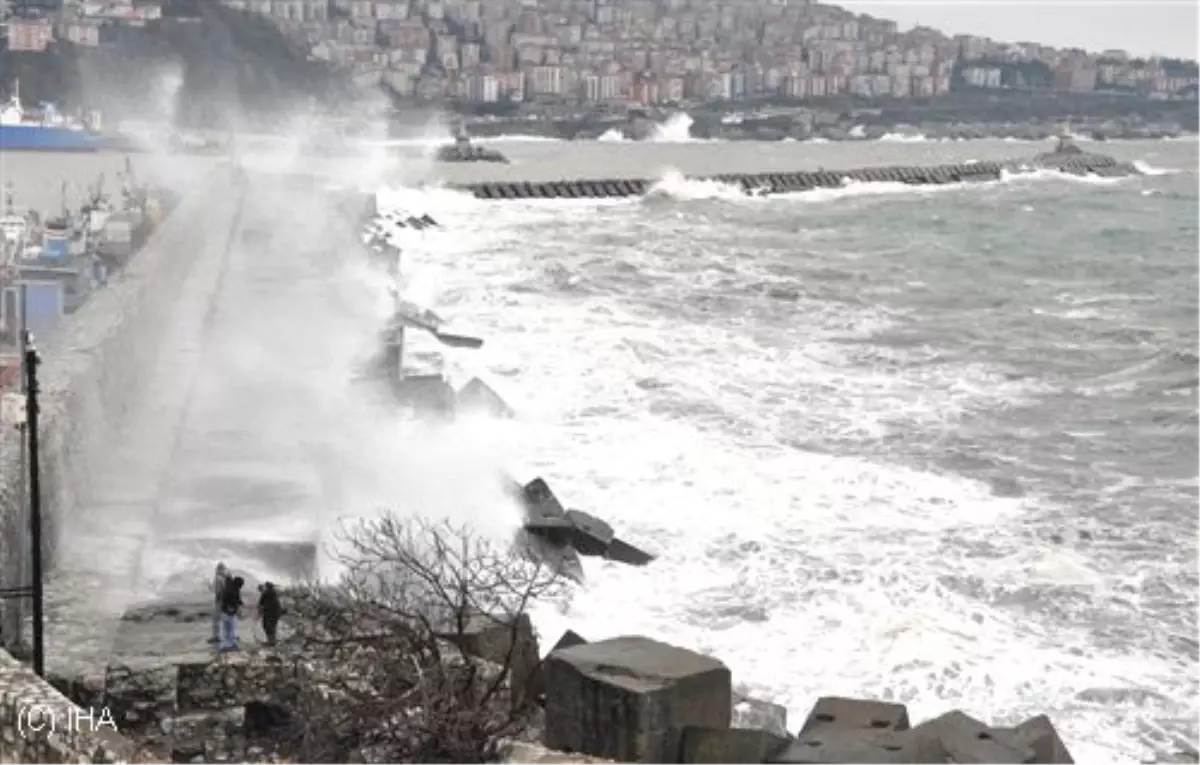 Zonguldak\'ta Dev Dalgalar