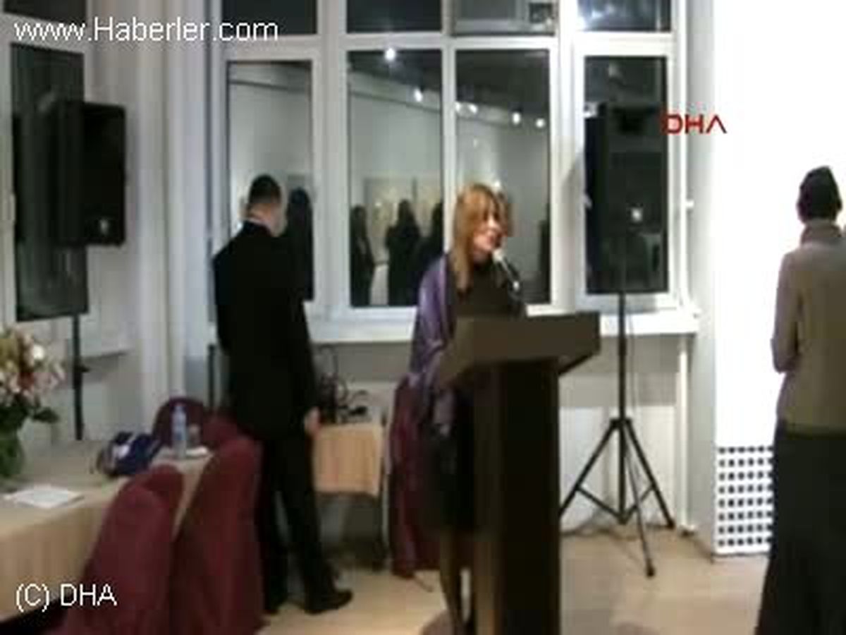 ABD\'li Ressam Albright, Sergisinde Göz Yaşı Döktü