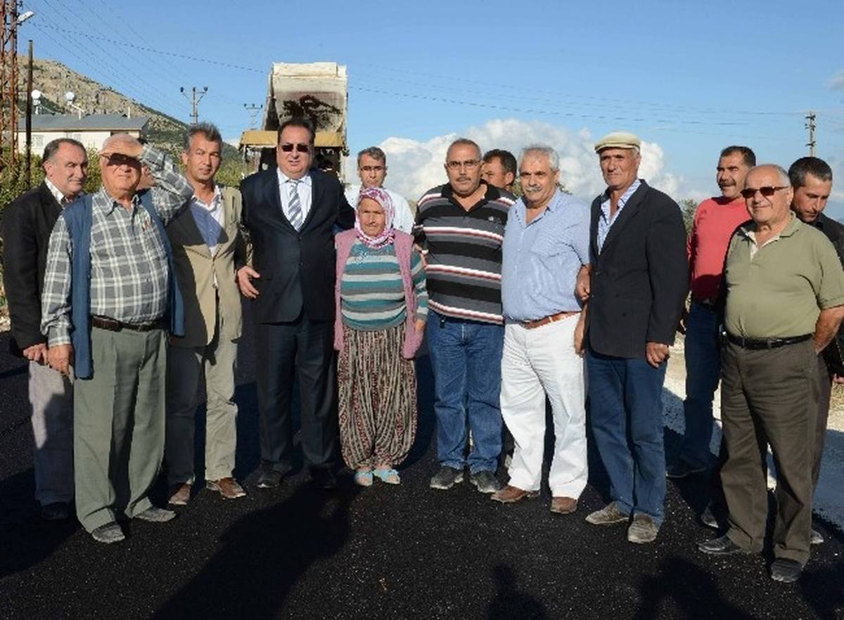 Başkan Özcan Arslanköy\'de İncelemelerde Bulundu