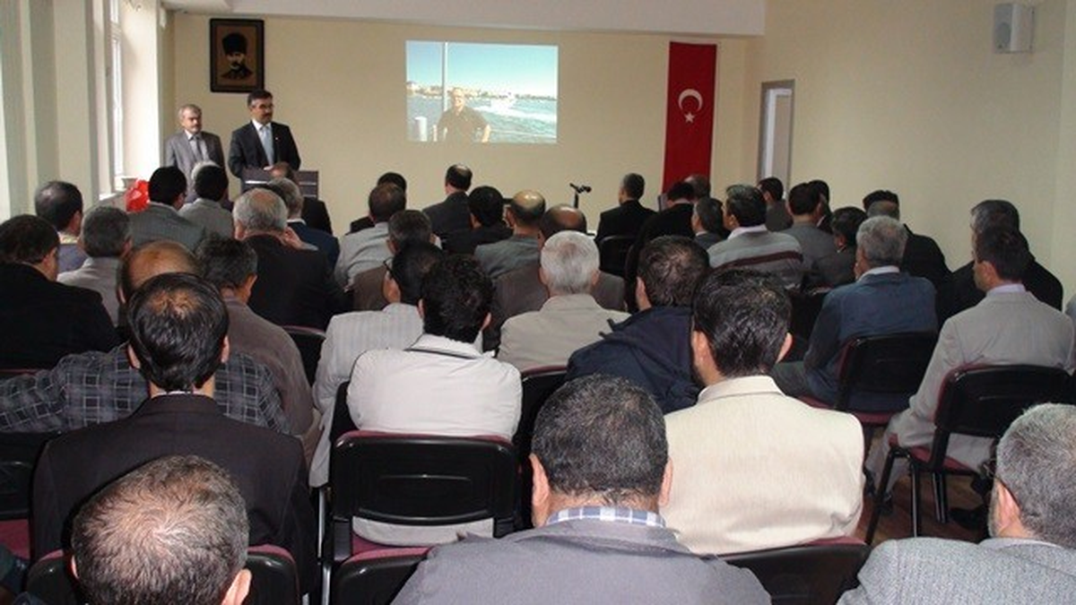 Talas\'ta Din Görevlilerine Seminer Verildi