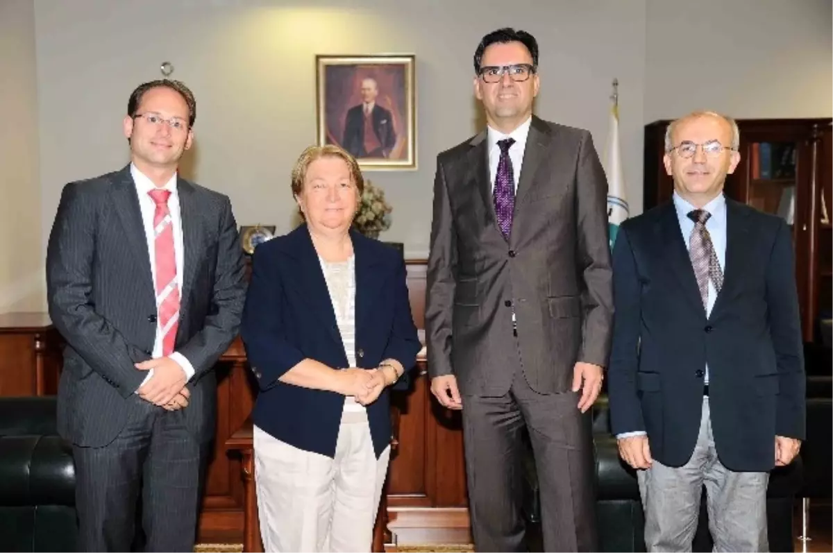 Kocaeli Üniversitesi\'nde İkili Diploma Uygulaması