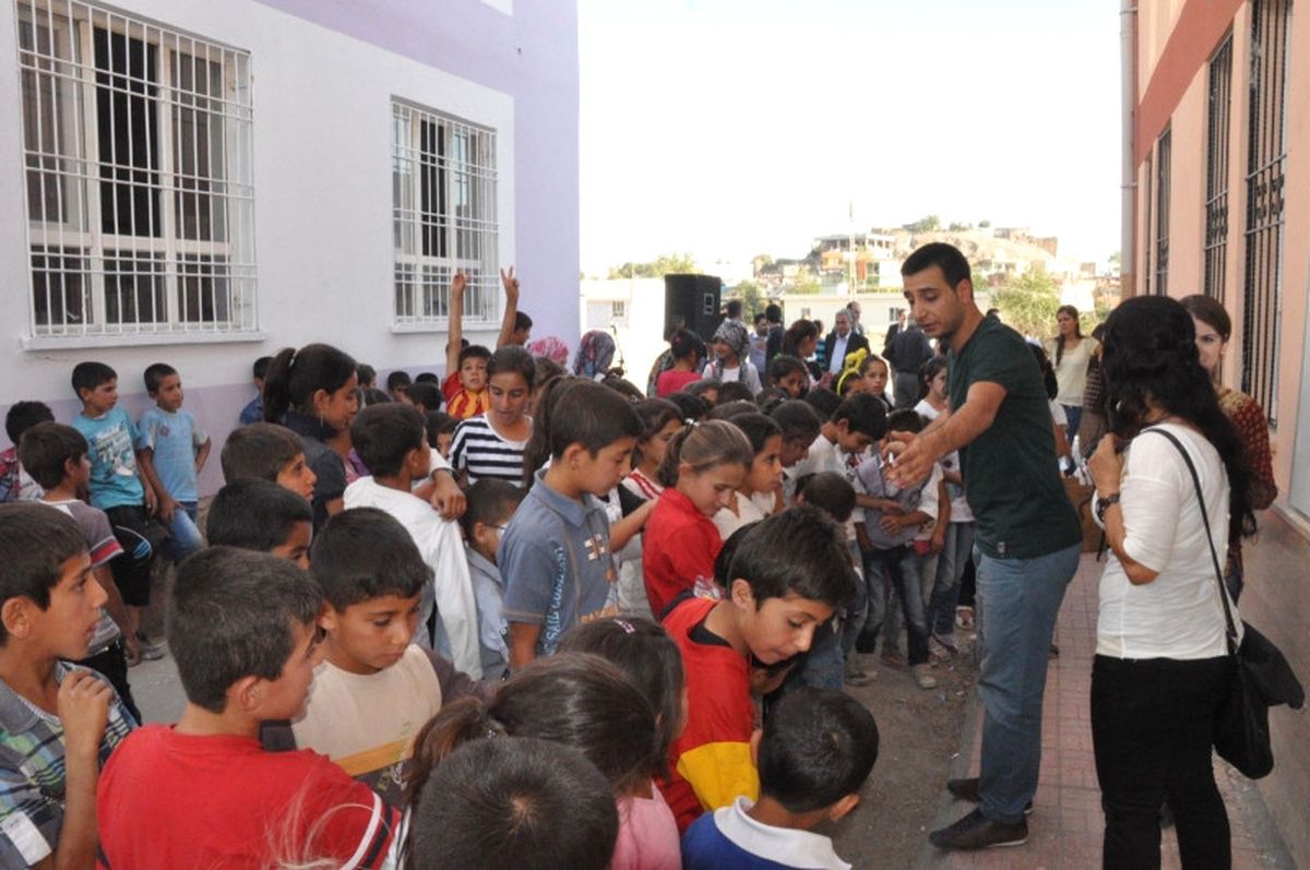Köylerde Kürtçe Ders Veriliyor