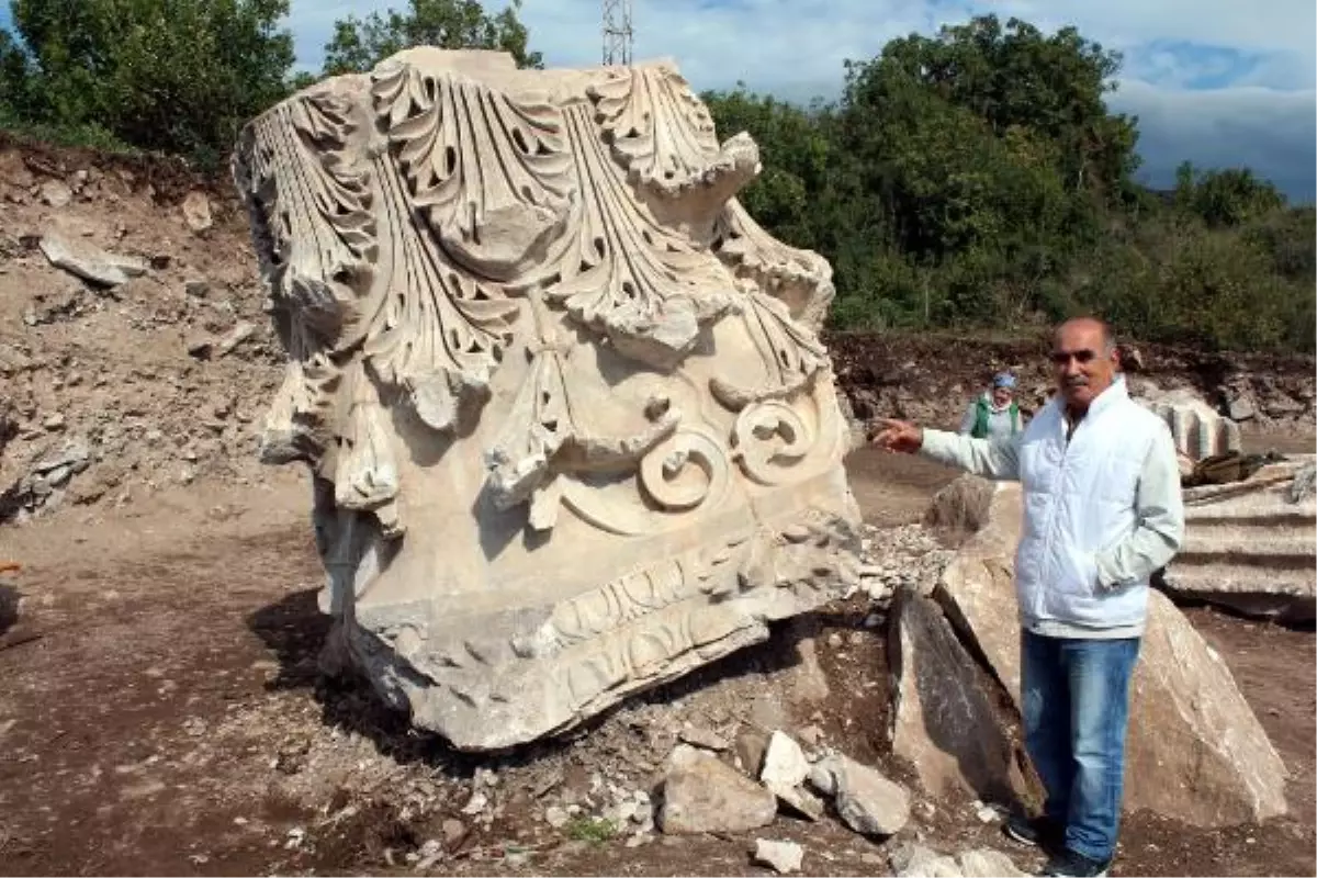 Roma Döneminin En Büyük Sütun Başlığı Kyzikos\'da Ortaya Çıkarıldı