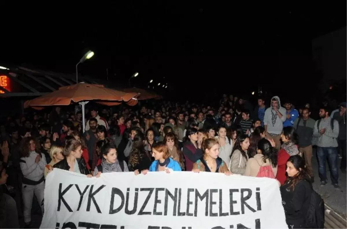 Bornova Kyk\'da Protestolar Üçüncü Gününde