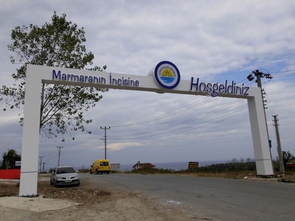 Çınarcık Girişine Tabelalar Kondu