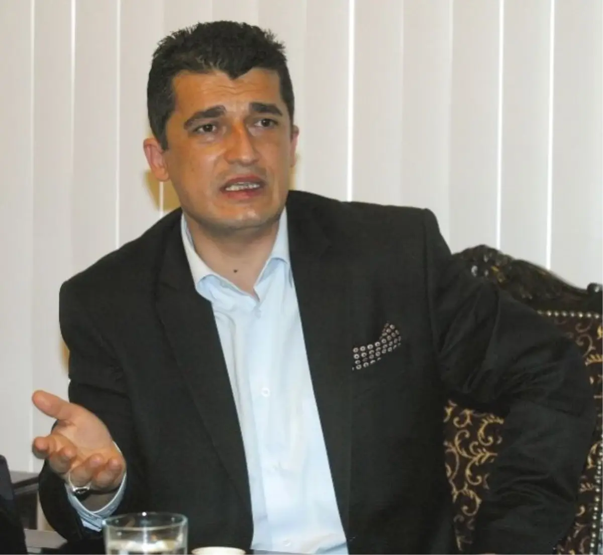 Des Genel Başkanı Avcı: "Öğretmen Taksicilik, Garsonluk Yapmamalı"