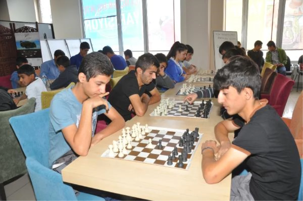 Hakkari\'de Satranç Turnuvası Düzenlendi