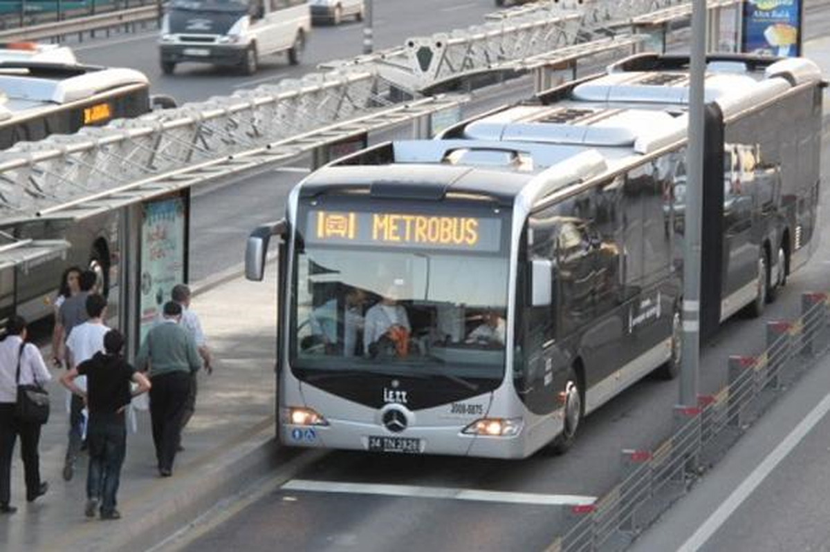 Metrobüs Şoförleri, Artık E Sınıfı Ehliyete Sahip Olacak