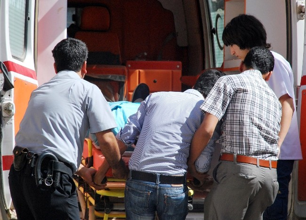 Şanlıurfa\'da Minibüs Şarampole Yuvarlandı: 4 Yaralı