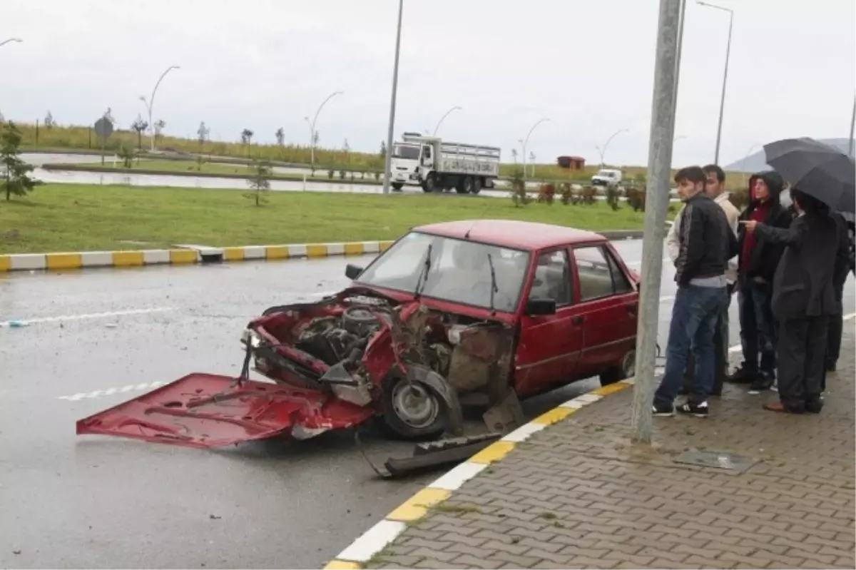 Trabzon\'da Trafik Kazası: 1 Yaralı